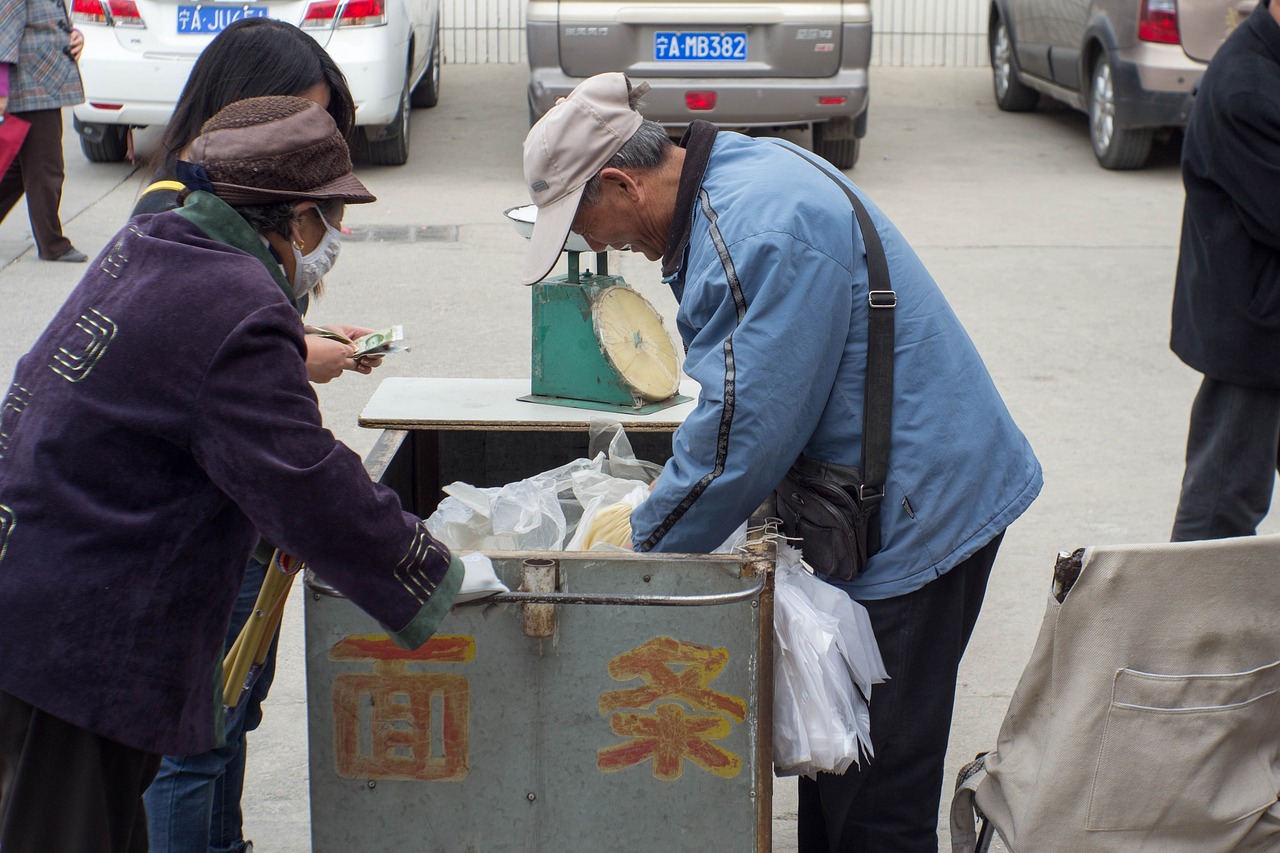 实拍北京暴雨，乌云密布，一秒入夜的壮丽瞬间