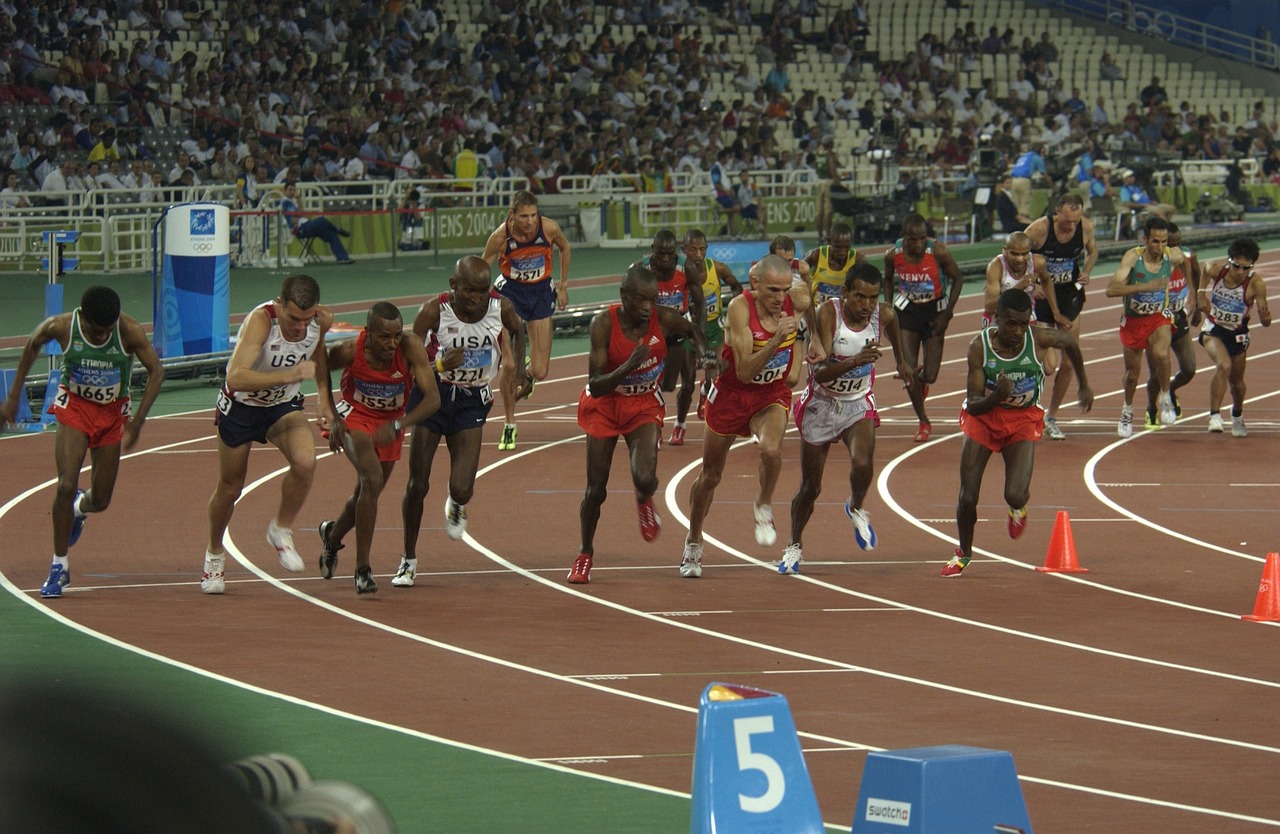 石川佳纯赠予马龙Pin——中日友谊的温馨瞬间